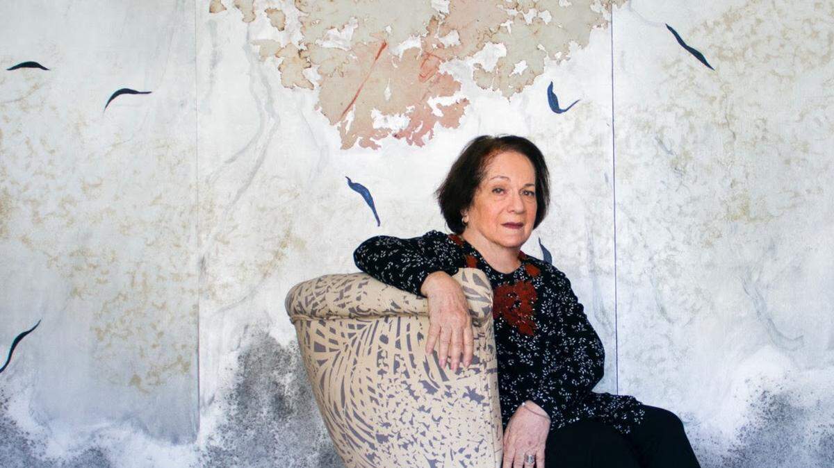 Mira Lehr, una pionera del arte innovador, célebremente conocida como “La madrina de la escena artística de Miami” porque en 1961 cofundó una de las primeras cooperativas del país para mujeres artistas, Continuum.⁣