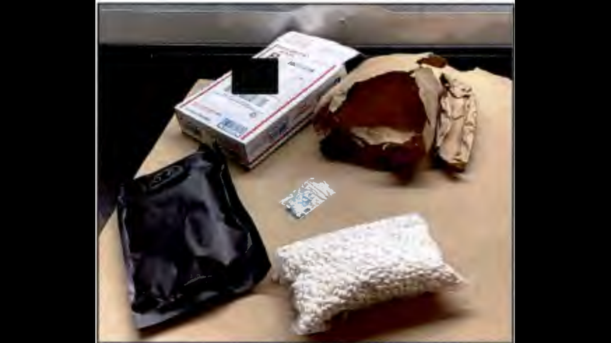 Un ciudadano chino es acusado de suministrar una sustancia opioide en polvo —más potente que el fentanilo— a un co-conspirador no identificado en Miami, con el fin de fabricar píldoras falsificadas para su distribución a nivel nacional.
