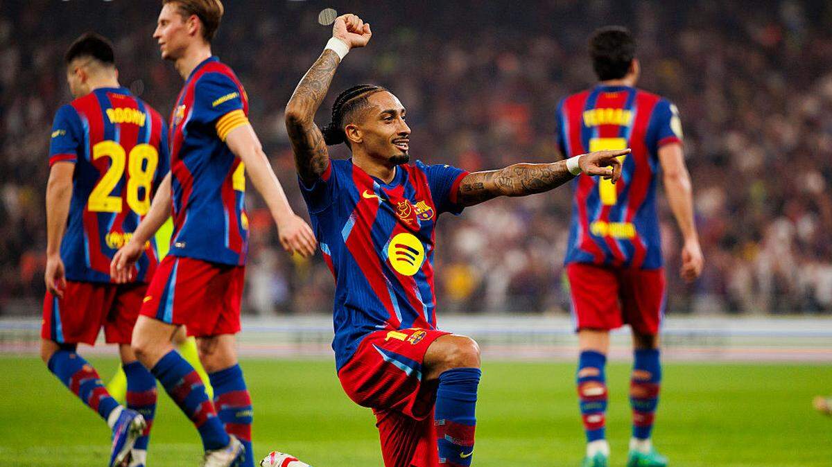 Liderado por un doblete del brasileño Raphinha, el FC Barcelona humilló al Athletic Club (5-0) en semifinales de la Supercopa de España en Arabia Saudita, y defenderá su título el domingo ante el Real Madrid o el Atlético