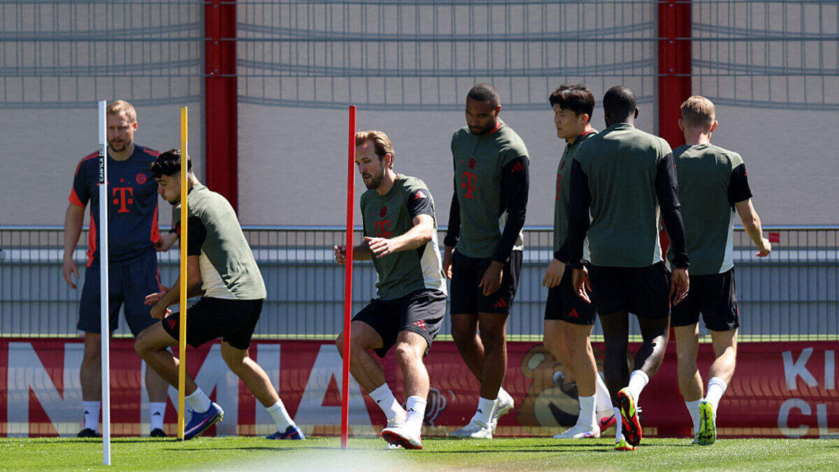 Los jugadores del Bayern entrenan el lunes en Munich, previo al partido de ida de la semifinal de la Liga de Campeones ante el Paris Saint-Germain.