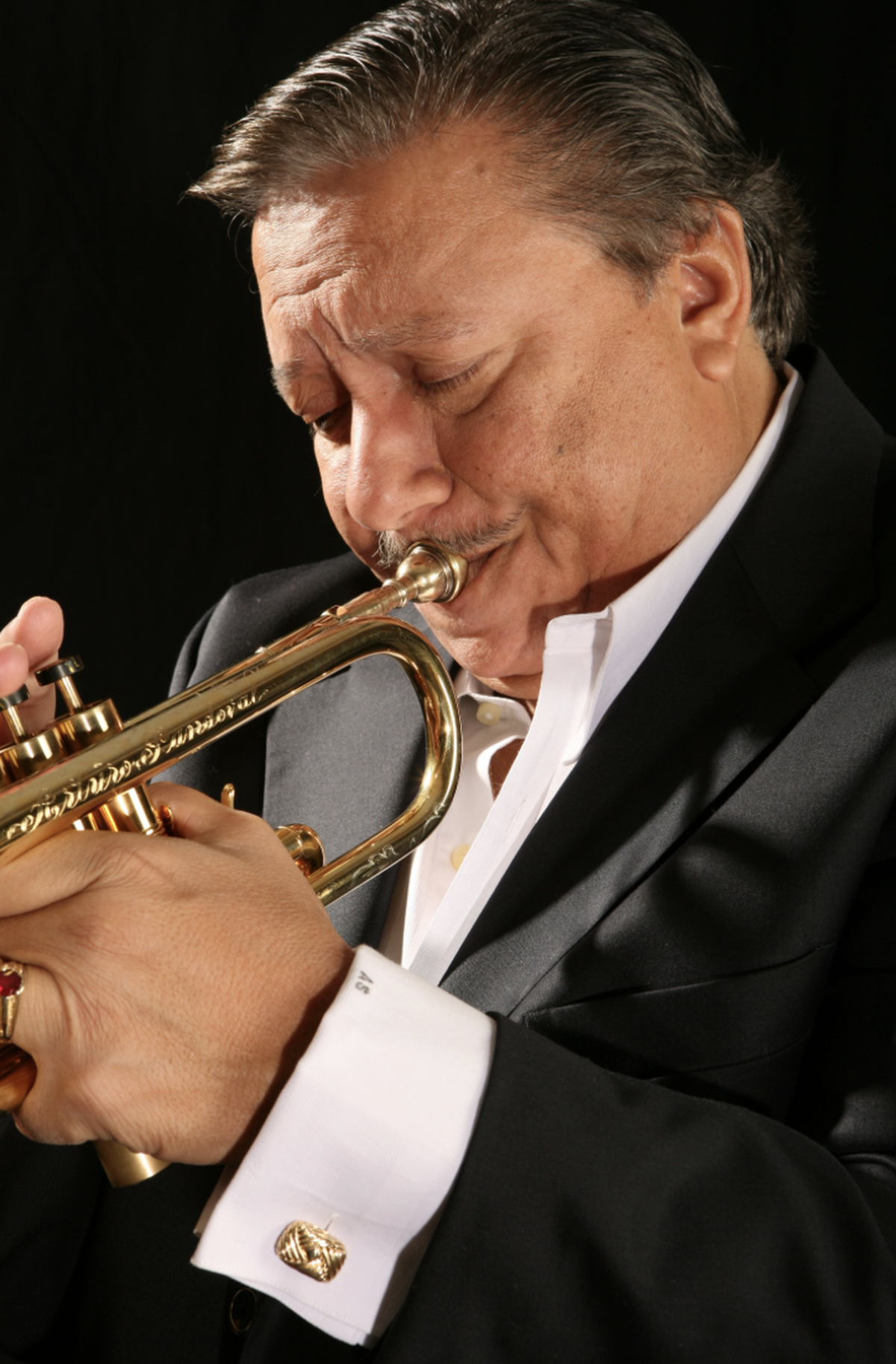 En la velada, el concierto de Sandoval y su conjunto será precedido por la presentación del Dafnis Prieto Sí o Sí Quartet.