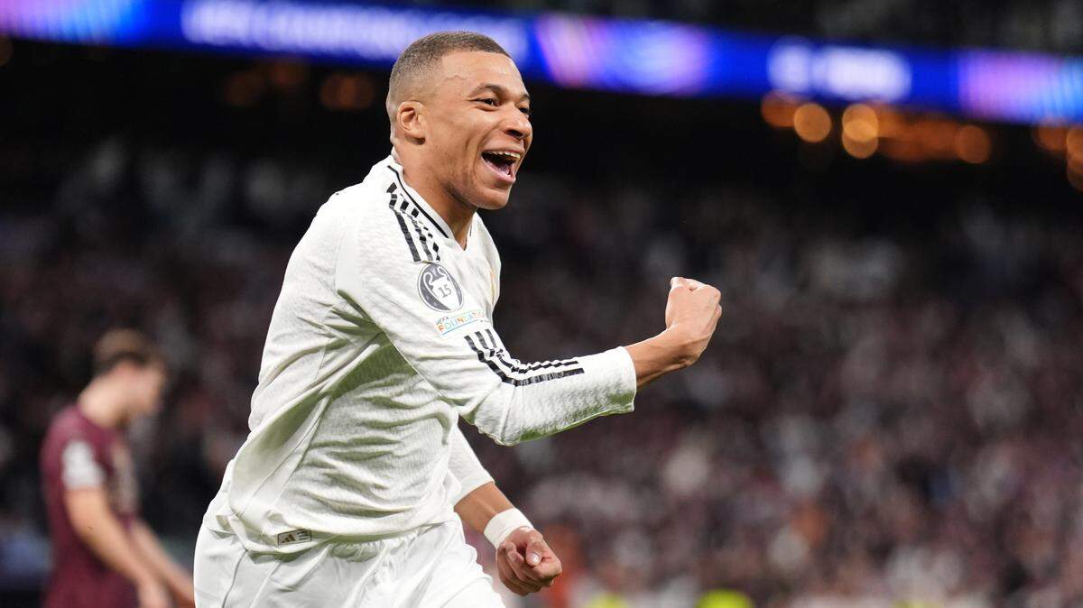 El delantero Kylian Mbappé lleva 33 goles con la camiseta blanca y empató con el portugués Cristiano Ronaldo en su primera campaña con el Real Madrid.