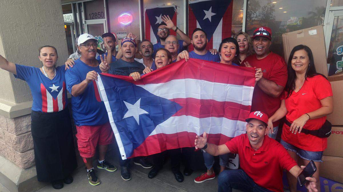 Un grupo de puertorriqueños se reunió en La Pequeña Habana de Miami para recolectar ayuda humanitaria para las víctimas del huracán María en Puerto Rico, en septiembre de 2017.