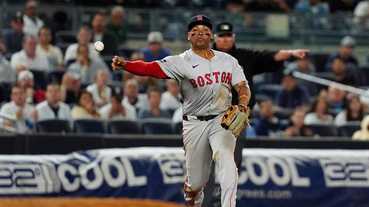 El dominicano Rafael Devers afirmó este lunes que no está dispuesto a moverse de la tercera base ante la propuesta de la gerencia de los Medias Rojas de Boston de que accione como bateador designado, tras la llegada al equipo del también antesalista Alex Bregman.