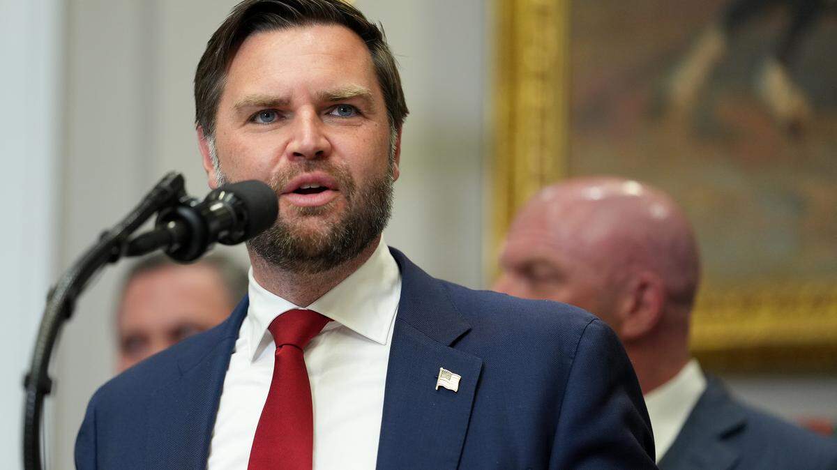 El vicepresidente de EEUU, JD Vance, durante una ceremonia de firma de una orden ejecutiva en la Sala Roosevelt de la Casa Blanca, en Washington, DC, el jueves 31 de julio de 2025.