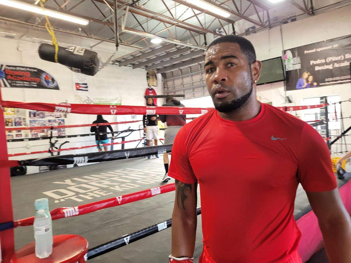 Yuniel Dorticós ha regresado al gimnasio para iniciar un nuevo campamento.