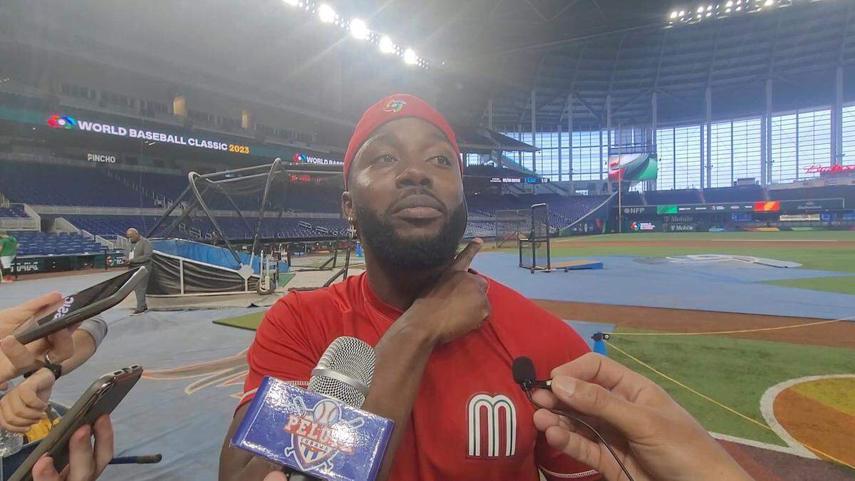 RANDY AROZARENA hace con la mano lo que quisiera hacerle a Cuba en la final del Clásico Mundial.