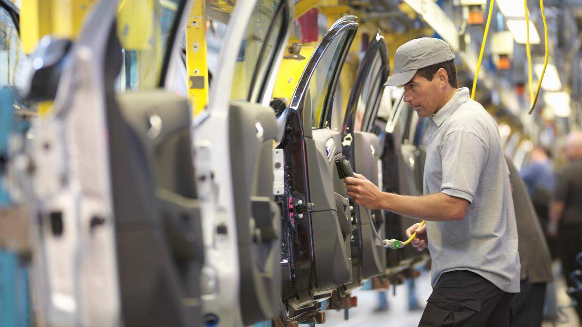 La industria automotriz en México y Canadá sería uno de los sectores más afectados por los aranceles que tiene pensado imponer el presidente de Estados Unidos, Donald Trump.
