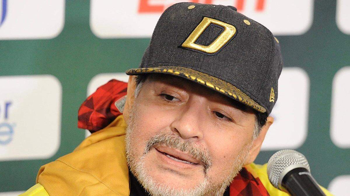 El técnico argentino de Dorados de Sinaloa, Diego Armando Maradona, habla el 24 de noviembre de 2018 durante una rueda de prensa al termino del juego de la semifinal de vuelta en Ciudad Juárez, en el estado de Chihuahua, México.