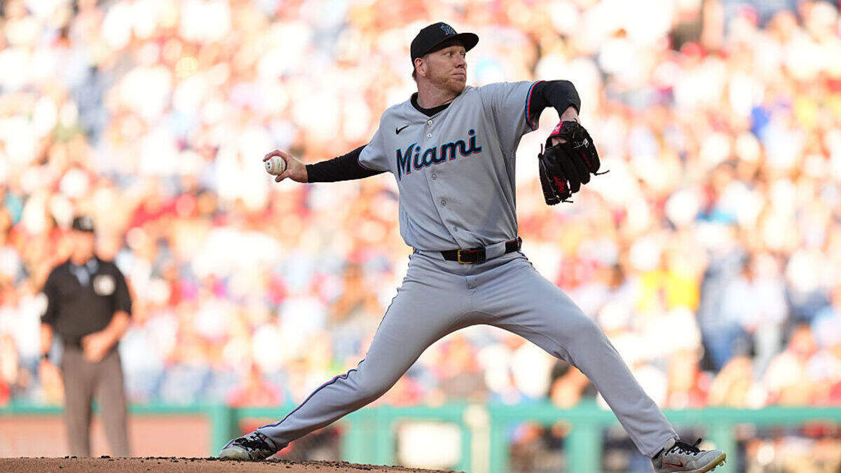 El abridor de los Marlins de Miami Ryan Gusto toleró cinco carreras y ocho imparables en la derrota del lunes ante los Filis en Filadelfia.