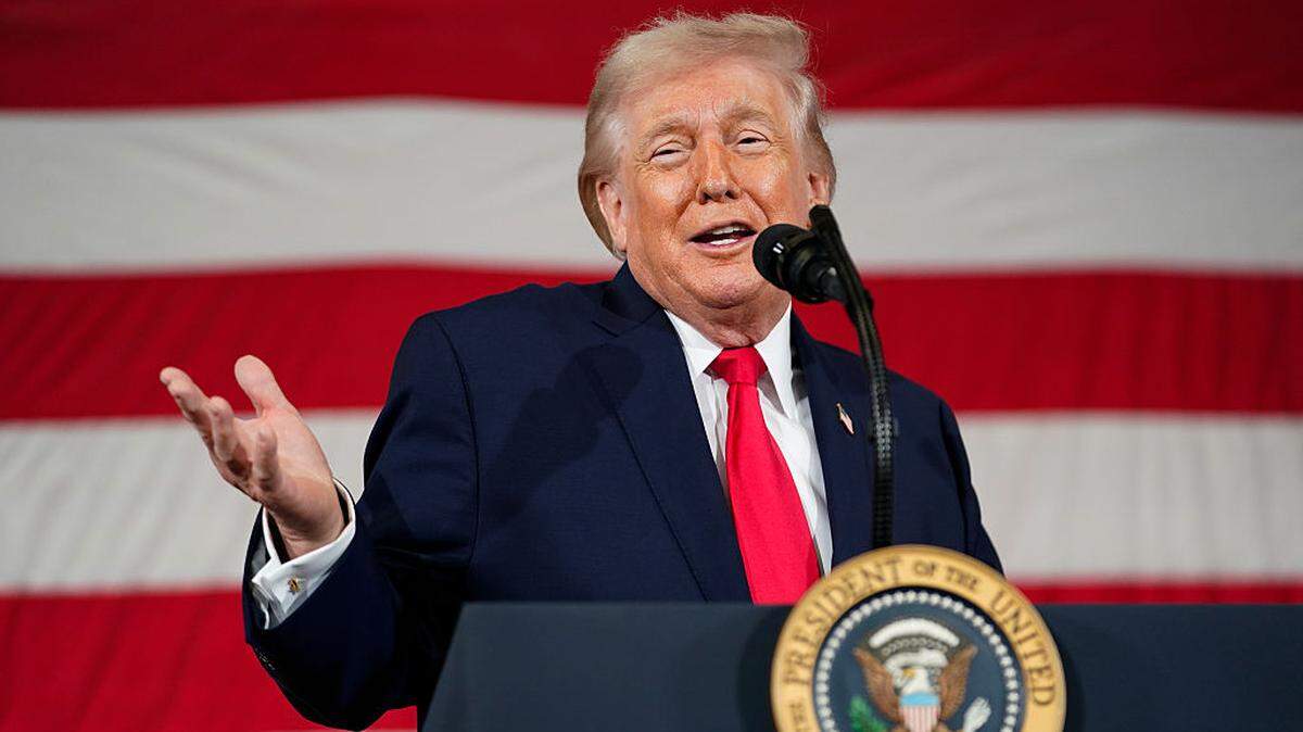 El presidente de Estados Unidos Donald Trump subrayó que él mismo desconoce si los extraterrestres son reales, pero defendió la necesidad de recopilar y hacer públicos documentos gubernamentales relacionados con ovnis, UAP y posibles formas de vida extraterrestre.