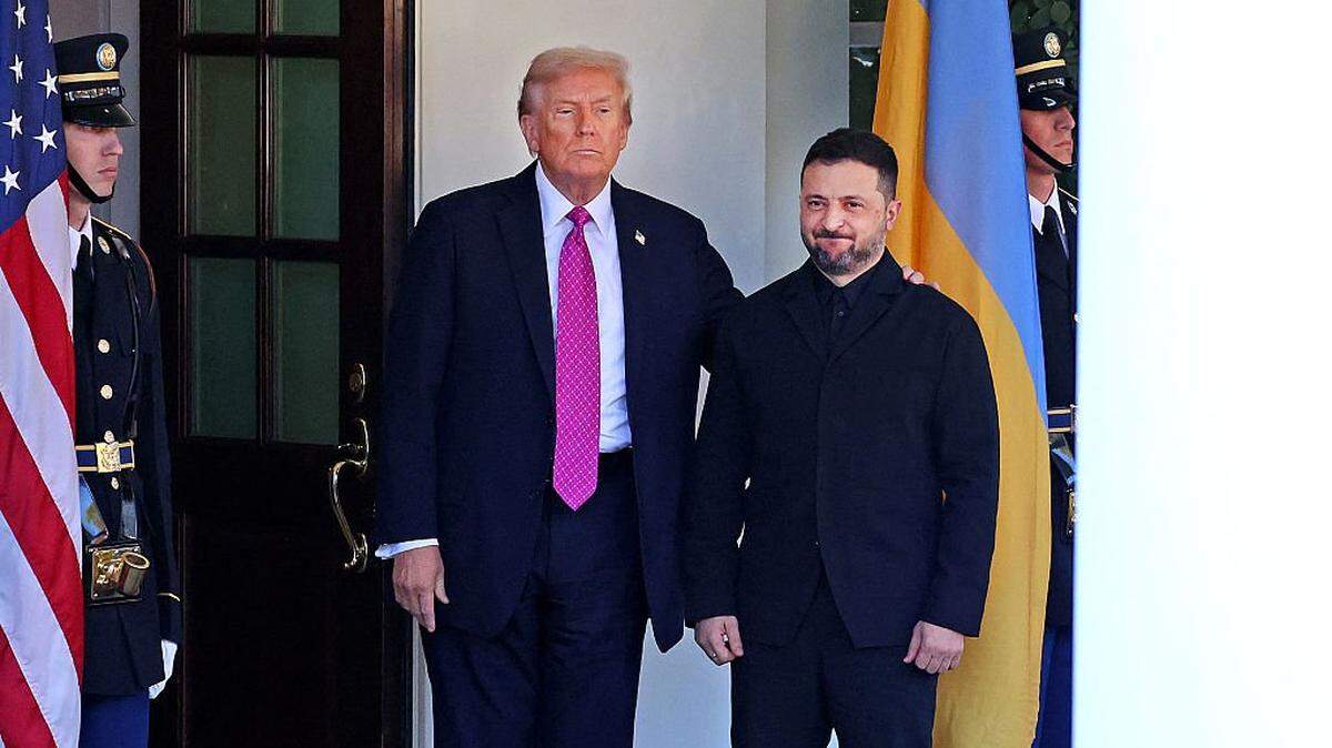 El presidente de Estados Unidos, Donald Trump, dijo el domingo que se sentía “un poco decepcionado” con su homólogo ucraniano, Volodimir Zelenski, por no involucrarse en el plan para poner fin a la guerra con Rusia.