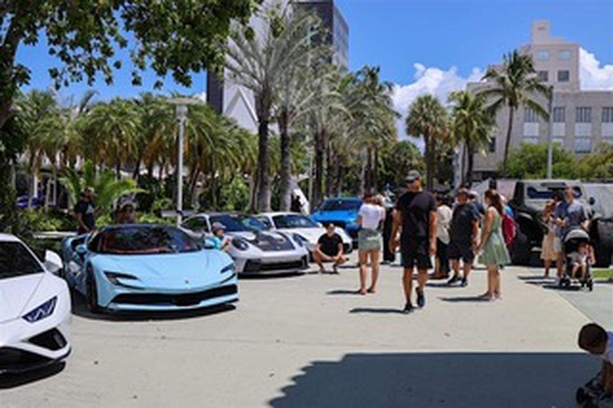 El&nbsp;Supercar & Art Car Showcase,&nbsp;una exhibición única de autos deportivos exclusivos, impresionantes coches artísticos y algunos de los vehículos más rápidos del mundo.