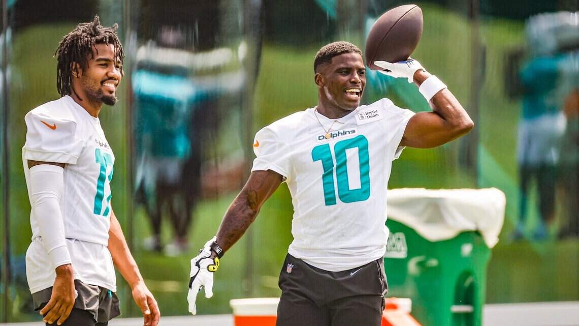 Los Dolphins continúan su campo de entrenamiento con varios frentes abiertos. ¿Afectará esto la temporada?