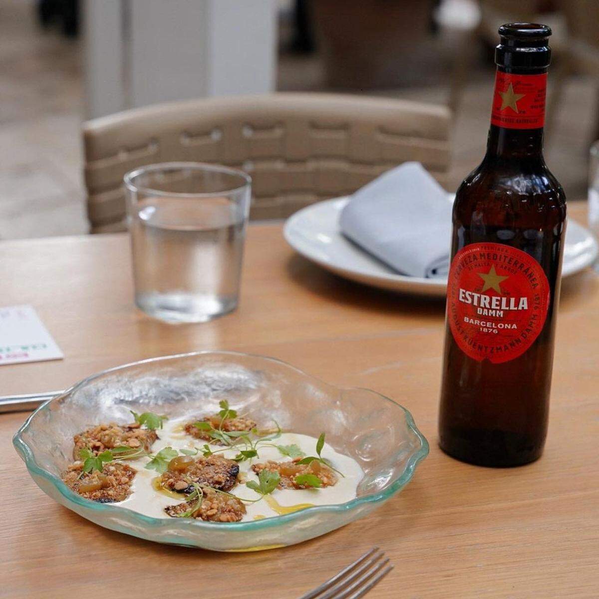 Navé, en Coconut Grove, restaurante de cocina italiana e inspiración costera de los chefs Michael Beltrán y Justin Flit.
