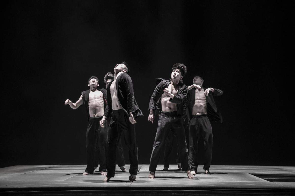 Los bailarines de Bereishit Dance Company en “Judo”, de Soon-ho Park.