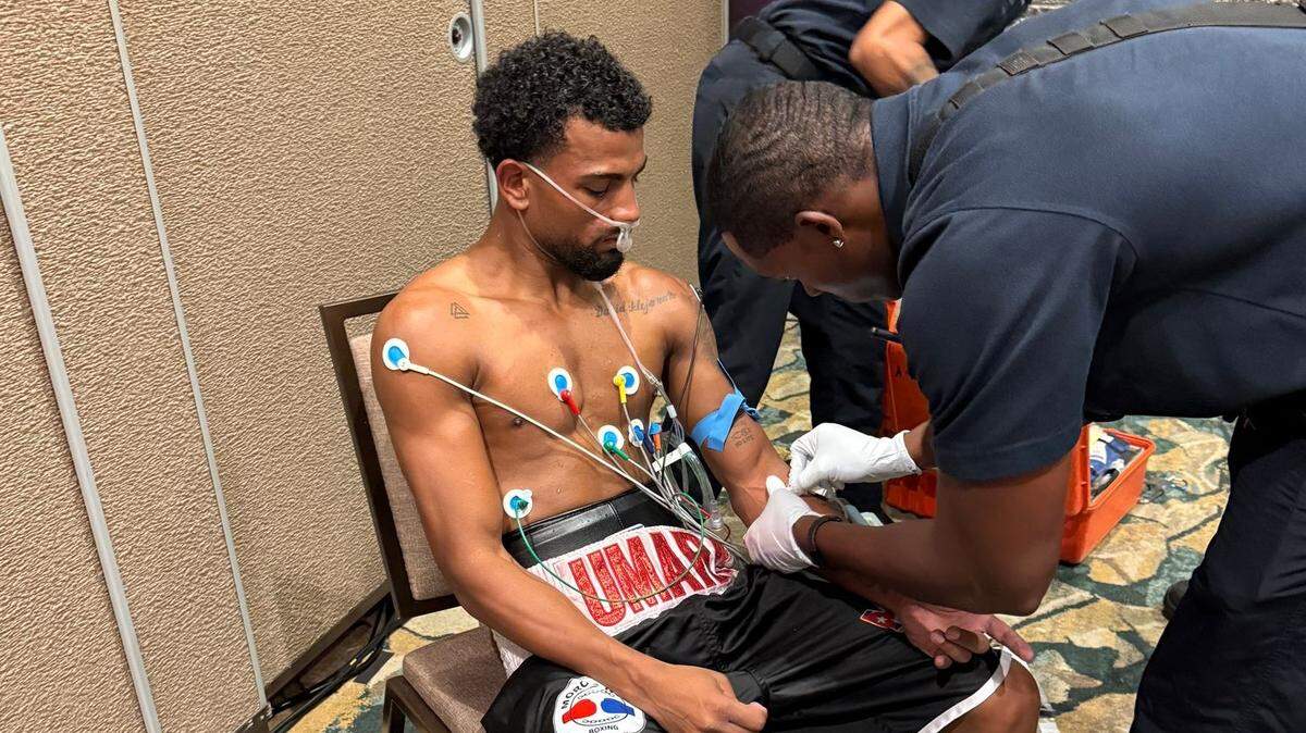 A Idalberto Umara se le hacen pruebas tras su derrota en la velada que tuvo lugar el viernes en Orlando.
