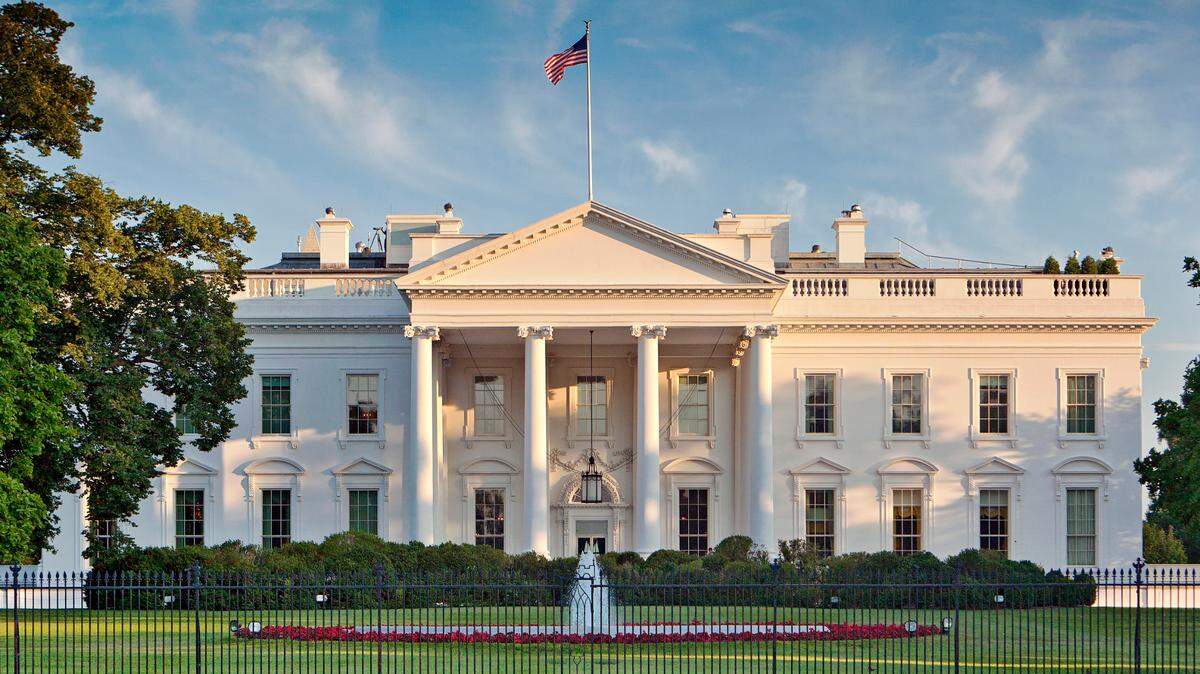 Foto de archivo de la Casa Blanca. Un conductor estrelló su vehículo a alta velocidad contra una puerta exterior de seguridad de la Casa Blanca y falleció en el lugar, el sábado 4 de mayo de 2024. No hubo amenaza a la seguridad. 