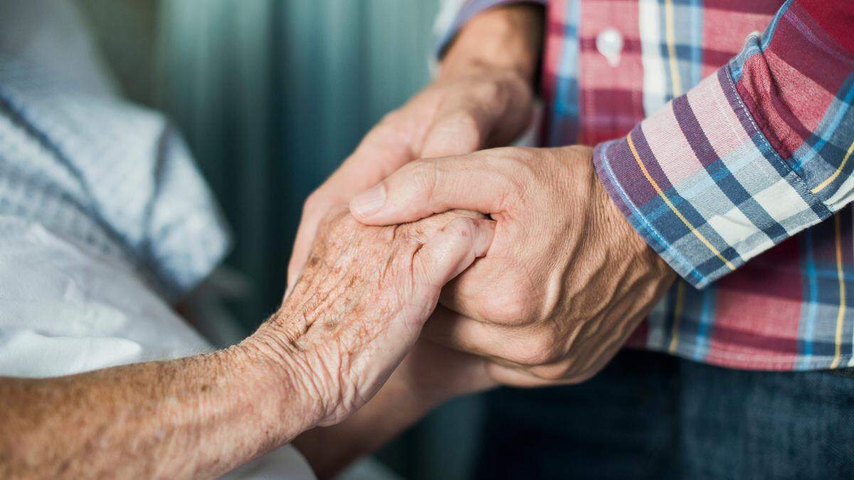 Aging hands can be treated with fillers, fat grafting or topical agents for age spots.
