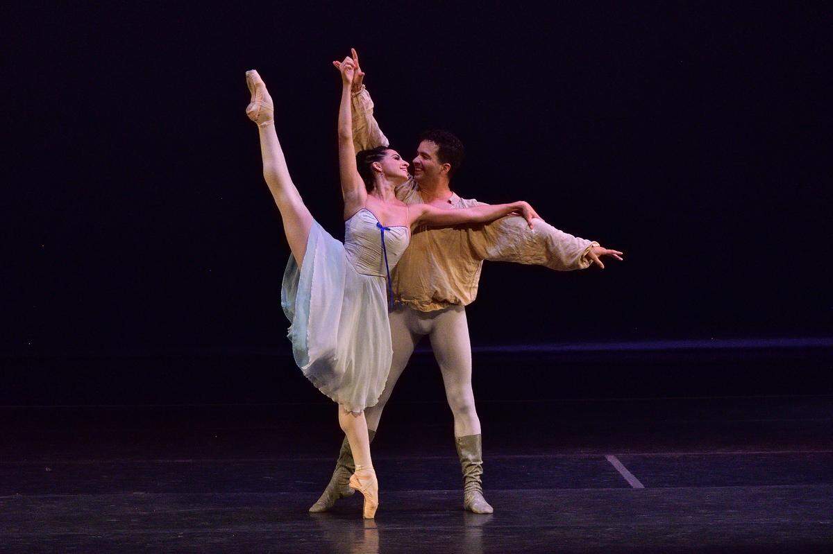 Marise Fumero y Arionel Vargas (del Milkwaukee Ballet) en “Manon” de Kenneth MacMillan.