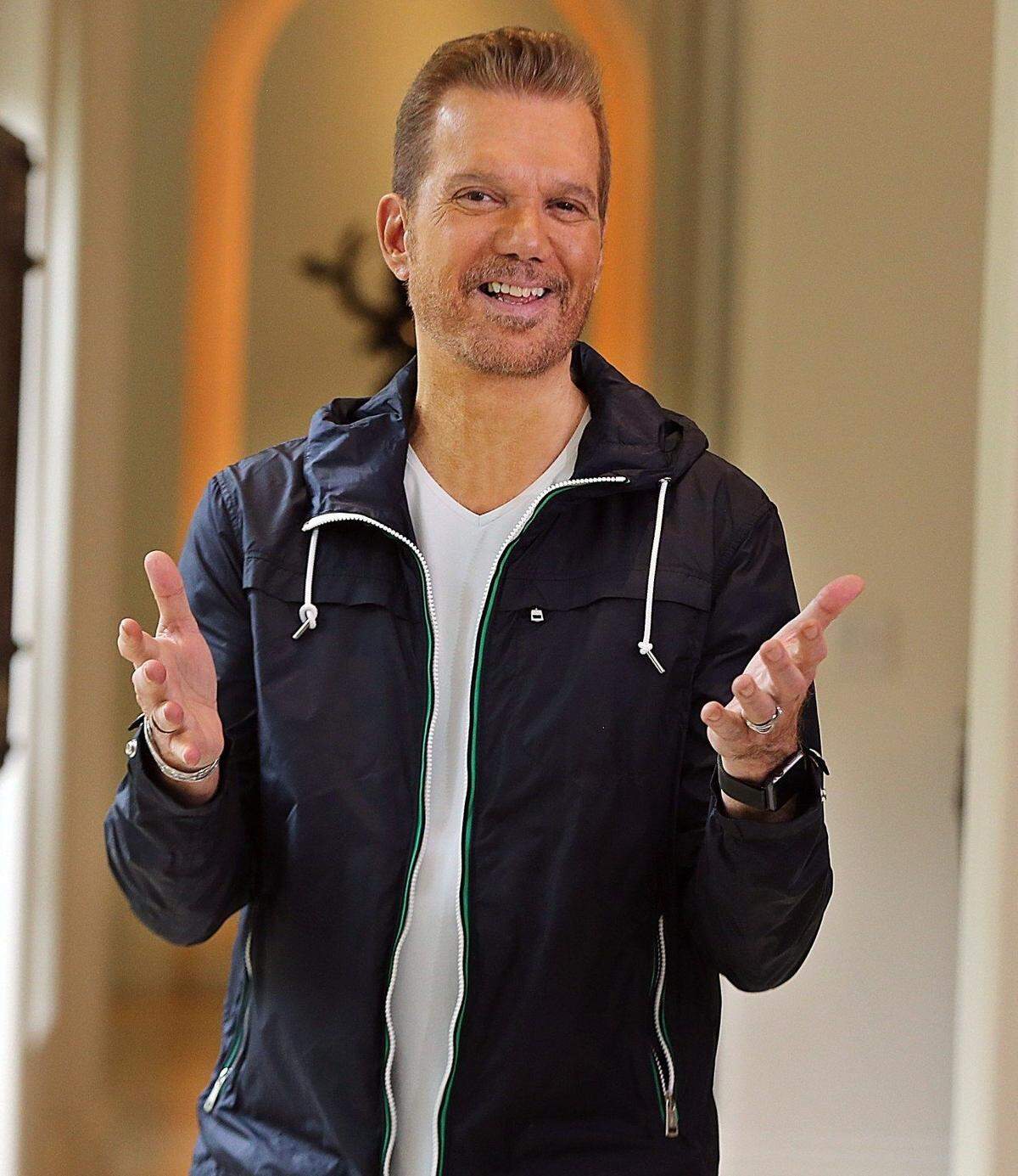 El salsero cubano Willy Chirino será el padrino de ‘Carlucho el show’.