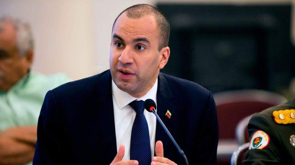 Foto de archivo del entonces secretario del Consejo Nacional de Derechos Humanos de Venezuela, Larry Devoe, durante una audiencia sobre denuncias de violaciones de derechos humanos por parte de la Justicia Militar venezolana, en la CIDH en Santo Domingo, el 11 de mayo de 2018. Devoe es el actual fiscal general de Venezuela.