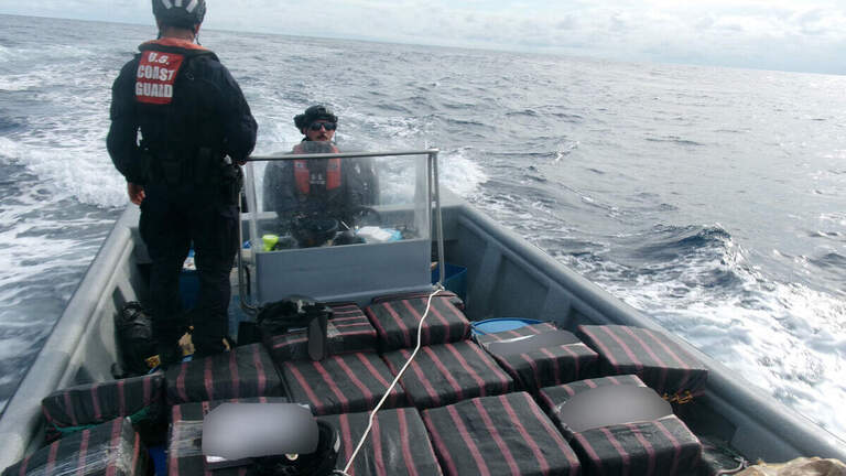Guardia Costera descarga en Fort Lauderdale 32,000 libras de cocaína y marihuana valoradas en $226 millones