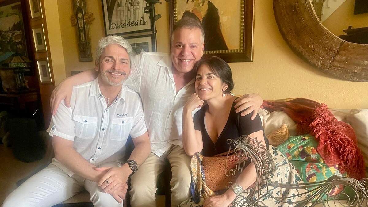 Ensayo de “Desamor”, de izquierda a derecha: Arístides Naranjo, Lázaro Horta y Grettel Trujillo.