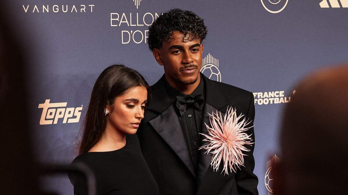 Lamine Yamal e Inés García acaparan todas las miradas en la gala del Balón de Oro 2026