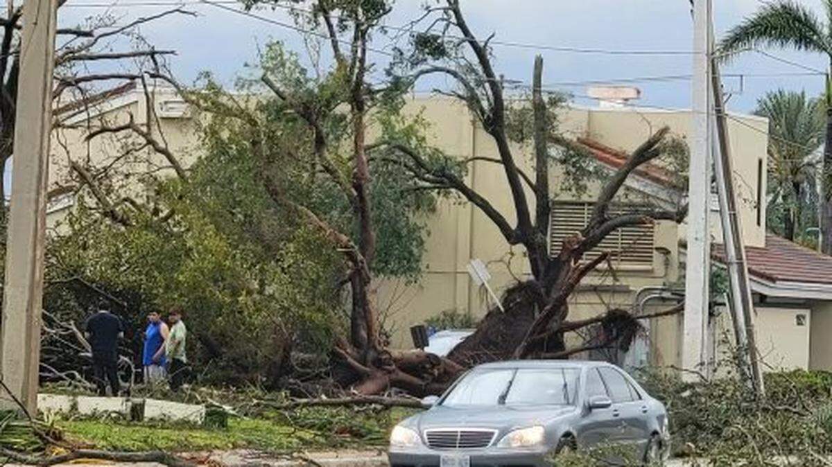 Un tornado de categoría EF-2 con vientos estimados en 130 mph, recorrió 2.61 millas en el Condado Palm Beach, Florida, el 29 de abril de 2023. Otro tornado tocó tierra en Fort Lauderdale el 6 de enero de 2024.