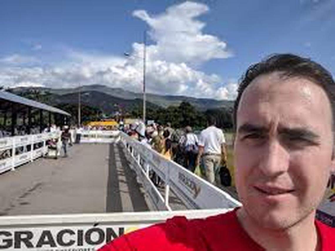 Kyle Varner, un médico, inversor en bienes raíces y filántropo estadounidense, está patrocinando a 36 venezolanos para que emigren de manera legal y ordena a Estados Unidos, mediante el nuevo programa migratorio.