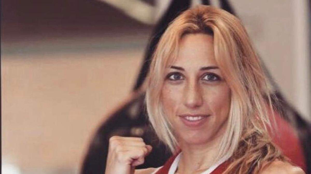 Conocida por su papel en La casa de papel, la española Jennifer Miranda llegó primero al boxeo que al set de la actuación, pero ahora ha vuelto a colocarse los guantes con la misma pasión de siempre y su cadena de victorias (10-0, 1 KO) en el cuadrilátero le tiene muy cerca de una pelea contra la legendaria Amanda Serrano.