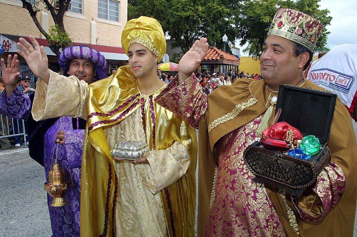 Aunque el 6 de enero cayó exactamente un domingo, la celebración de la tradicional Parada de los Reyes Magos que se realiza en el corazón de La Pequeña Habana, se ha programado para el domingo siguiente, el 13.