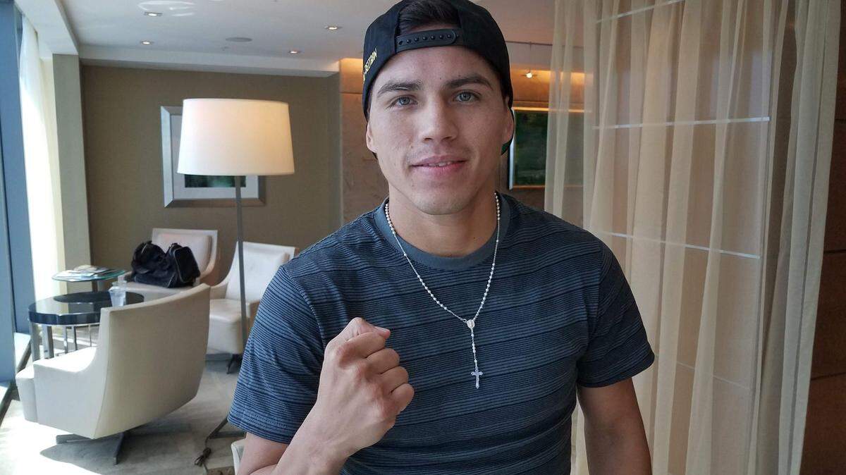 MIGUEL BELTRAN de visita en Miami para promocionar su pelea contra Yuriorkis Gamboa.