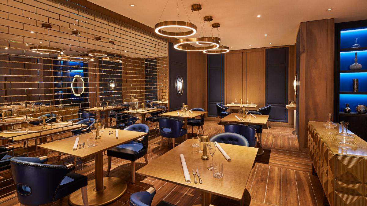  El Tambourine Room de Tristan Brandt, galardonado con una estrella Michelin, ha reabierto en el Carillon Miami Wellness Resort. 