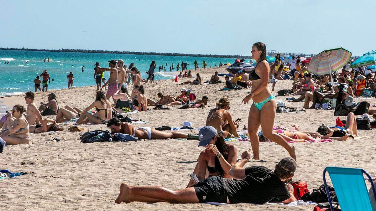 This is what Miami Beach beaches looked like on March 2, 2021. Expect similar on Thanksgiving weekend as Tuesday, Nov. 23, figures on the coolest temperatures since March and it will be mild and clear on the Thursday holiday.