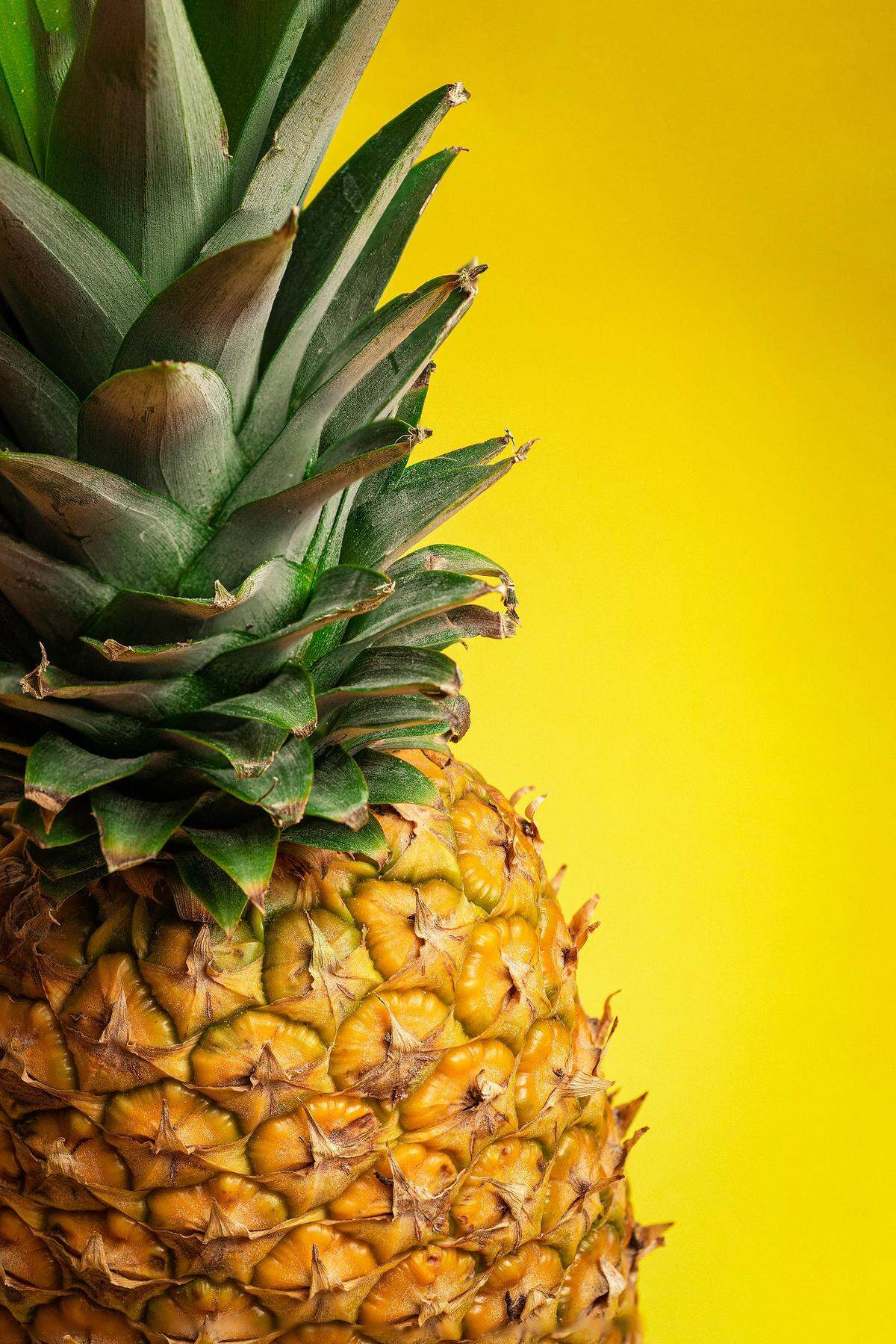 La lista de los quince limpios incluye la piña, una fruta tropical rica en nutrientes e ideal para hidratarse. 