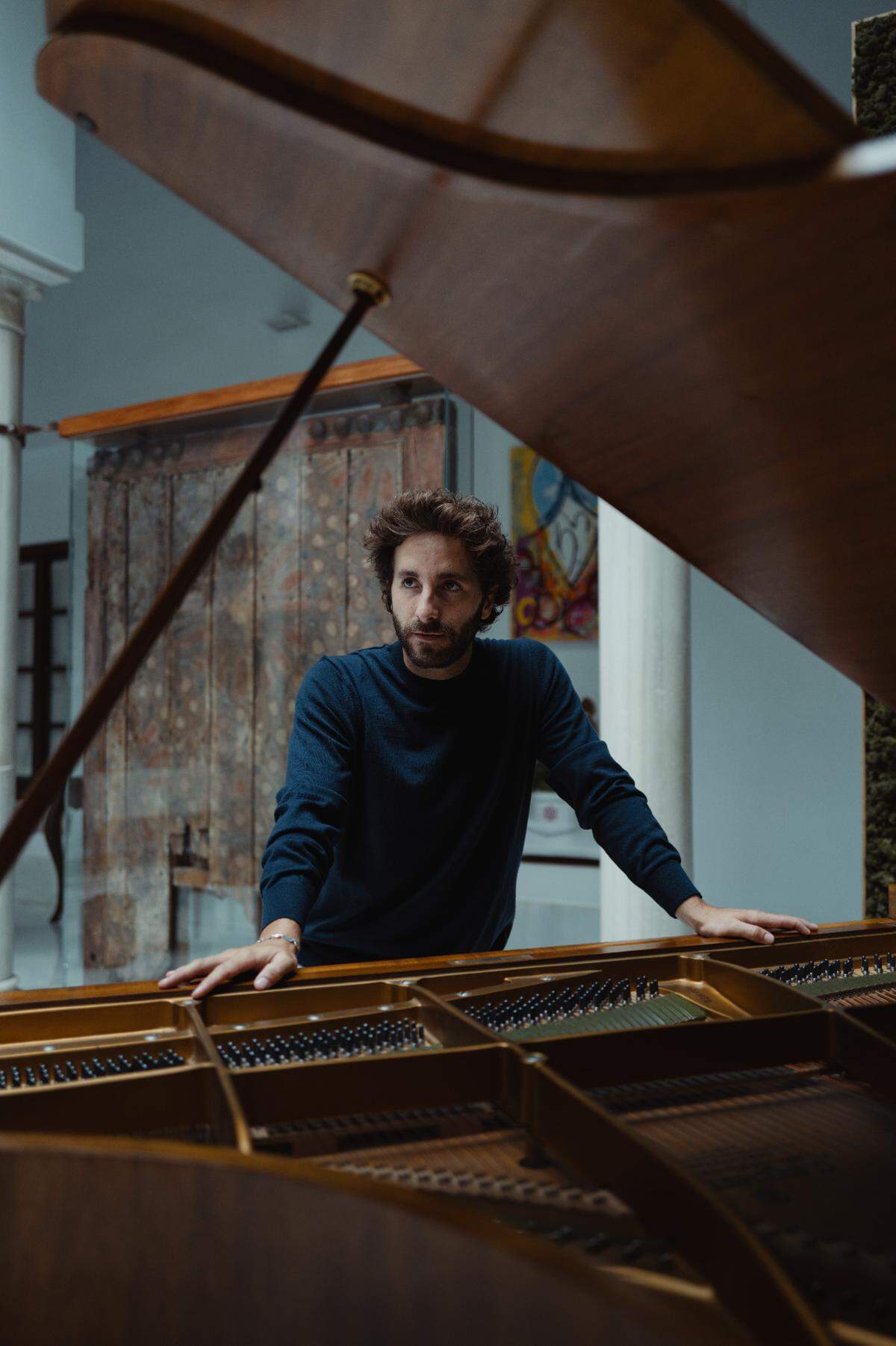 Chico Pérez es uno de los jóvenes pianistas y compositores de más resonancia actual en España y Europa. 