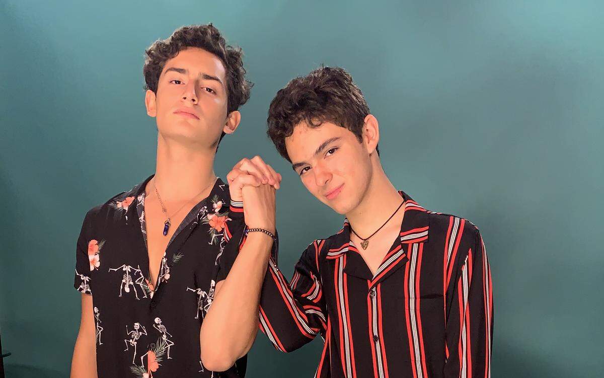 Emilio Osorio and Joaquín Bondoni, lead actors of “El Corazón Nunca Se Equivoca”.