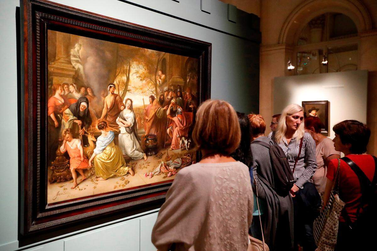 “Sacrificio de Iphigenia” por Jan Steen durante la exhibición “La edad Rembrandt y Vermeer. Obras maestras de la colección Leiden”, 2018, en el Museo del Hermitage, en San Petersburgo (Rusia).