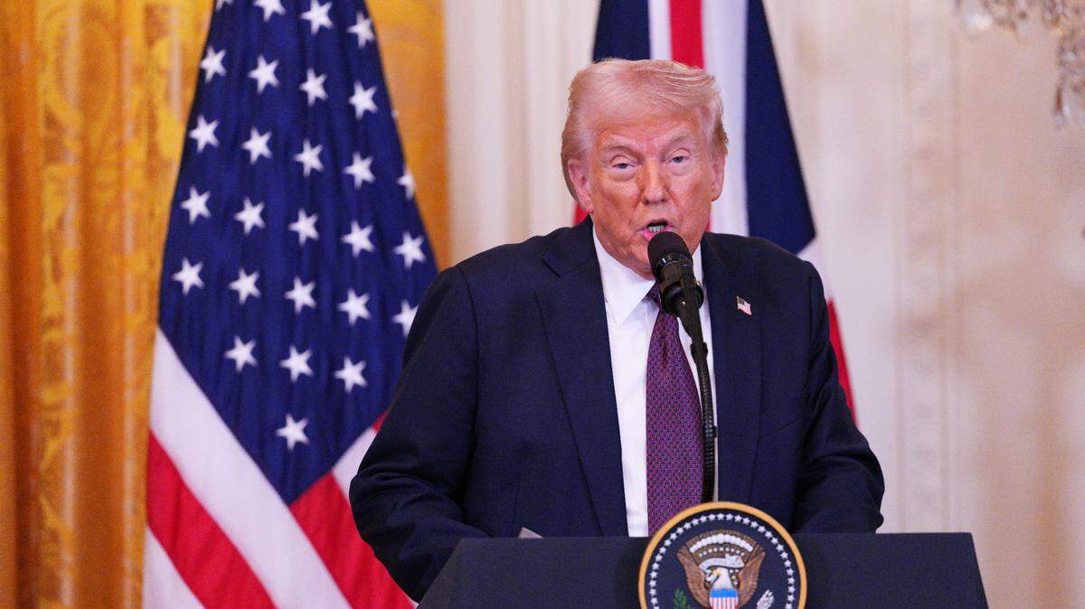 El presidente de Estados Unidos, Donald Trump, habla durante una conferencia de prensa conjunta con el primer ministro de Gran Bretana, Keir Starmer, en la Casa Blanca, Washington DC, el el jueves 27 de febrero de 2025.