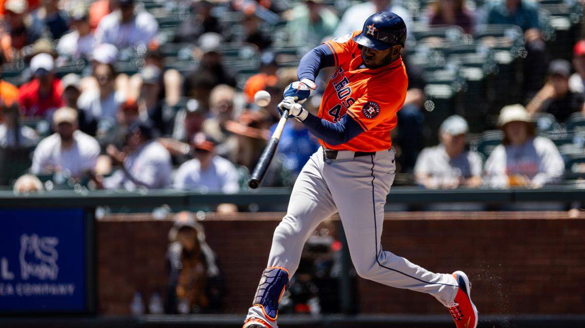 El pelotero de los Astros de Houston Yordan Álvarez marcha al frente entre los bateadores designados de la Liga Americana para el Juego de las Estrellas con 476,152 votos.