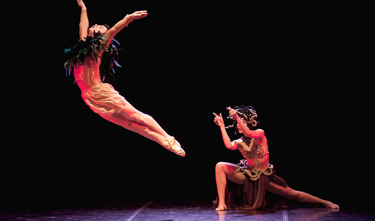 Eugenio Ebreh Casella y Reika Vigilucci de Lyric Dance Company (Italia) en “Caravaggio, amor vincit omnia” de Alberto Canestro. 