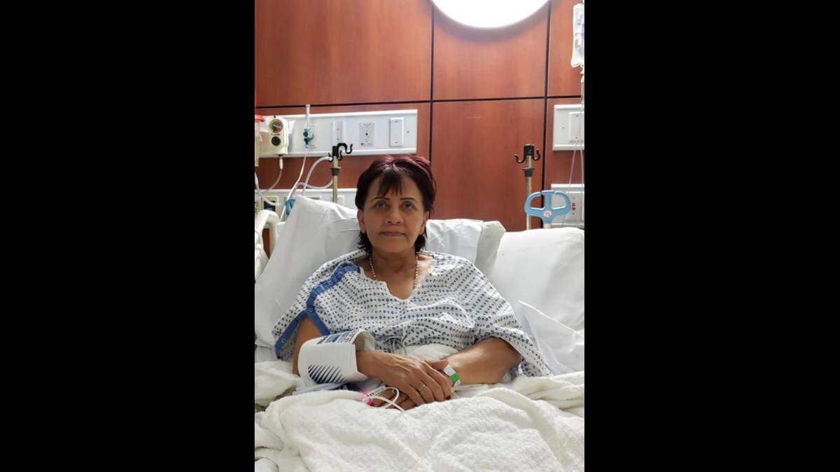 Aminta Pérez, madre del ejecutado policía insurgente Oscar Pérez, casi pierde la vida tras sufrir un infarto masivo el jueves.