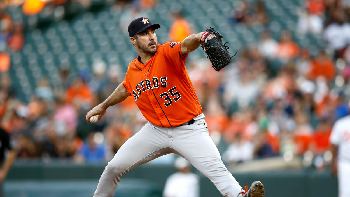 El piloto de los Astros de Houston, A. J. Hinch, confirmó al diestro estelar Justin Verlander como abridor para el primer partido de la serie divisional de la Liga Americana que disputarán contra los Indios de Cleveland.