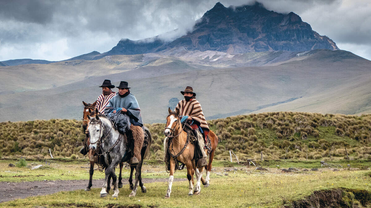 La ruta a caballo por los Andes ecuatorianos, acompañado por vaqueros andinos, es una experiencia inolvidable de inmersión en la naturaleza. 