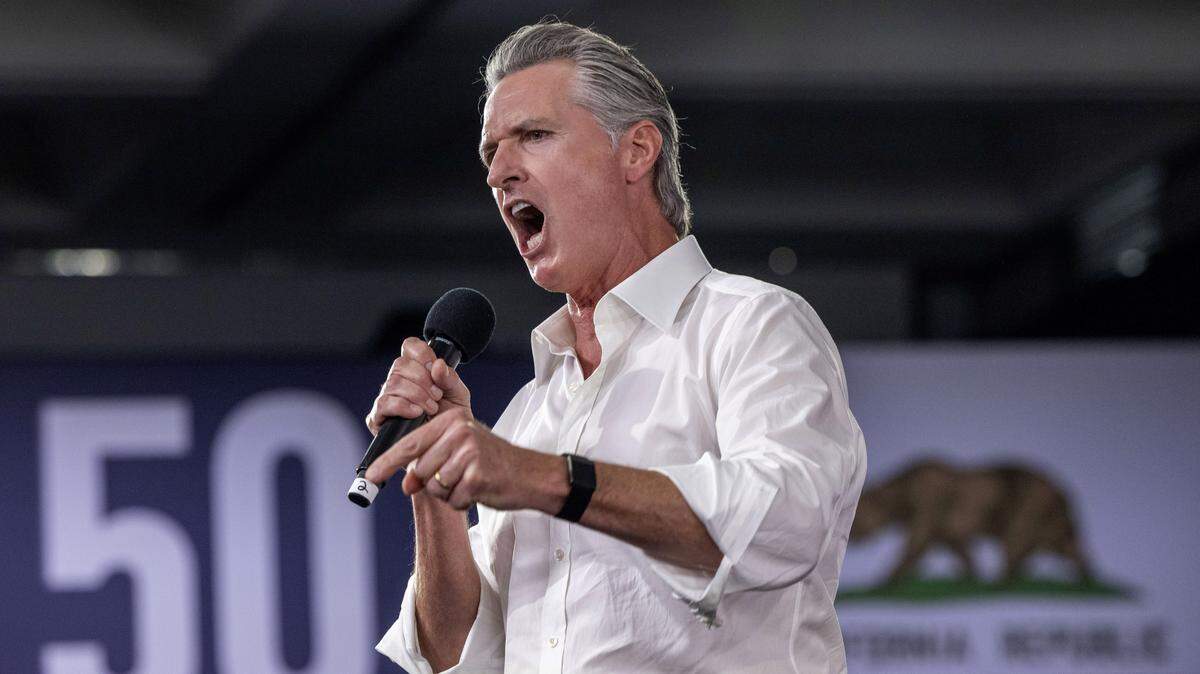 LOS ANGELES, CALIFORNIA - NOVEMBER 1: California Governor Gavin Newsom speaks at a "Yes On Prop 50" volunteer event at the LA Convention Center on November 1, 2025 in Los Angeles, California. California's Prop 50 is on the ballot to either authorize or deny temporary changes to congressional district maps. Election Day is November 4th. (Photo by Jill Connelly/Getty Images)