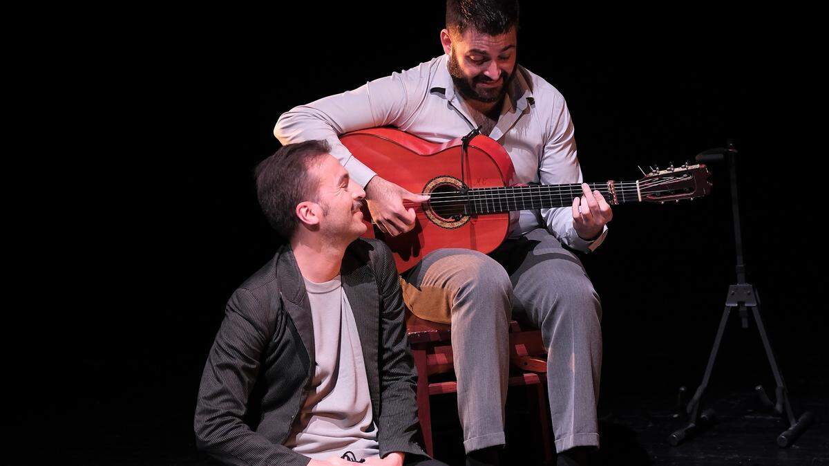 Marco Flores y José Almarcha en “Milonga, Sonata y Plata”.