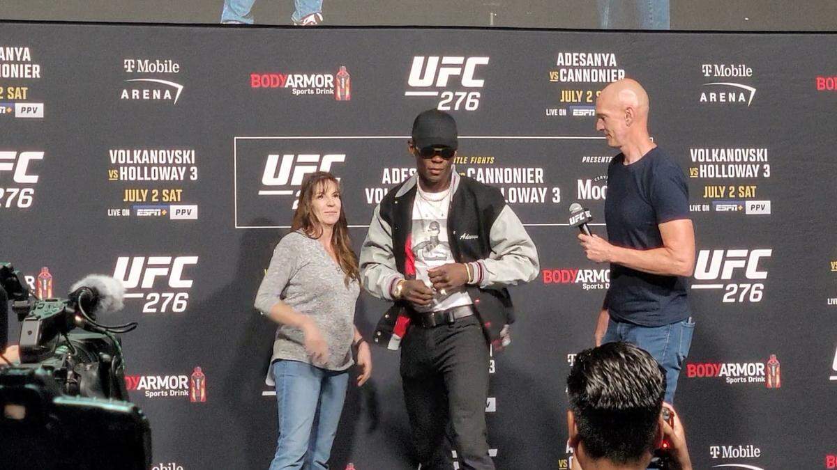 Después de recibir una chaqueta de la Agencia Antidopaje de los Estados Unidos (USADA, por sus siglas en inglés), Israel Adesanya prometió convertir en millonarios a aquellos que demuestren de manera legítima que es un mentiroso.