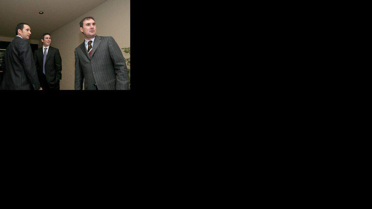 En la foto aparecen los principales representantes del grupo Nule, actualmente en medio de una enorme polemica. De izquierda a derecha: Manuel, Guido y Miguel Nule